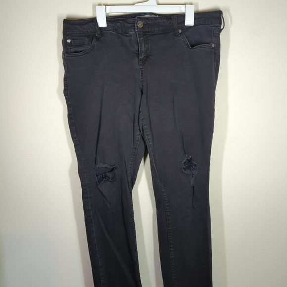 Torrid Women's Jeans Size 18R Distressed Black Denim Jeans. - Picture 1 of 7